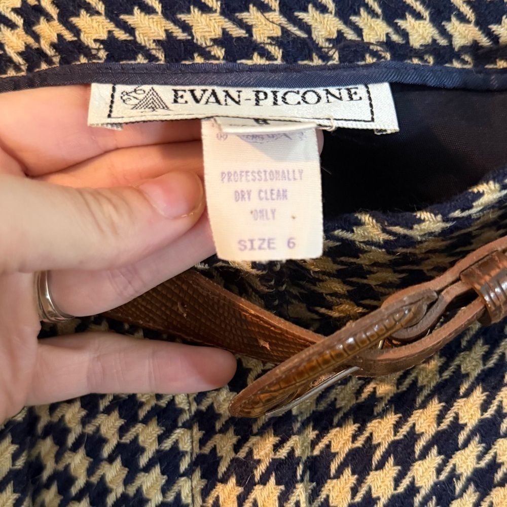 Evan Picone Vintage Houndstooth Patterned Skirt with Belt, Size 6 - Picture 8 of 8